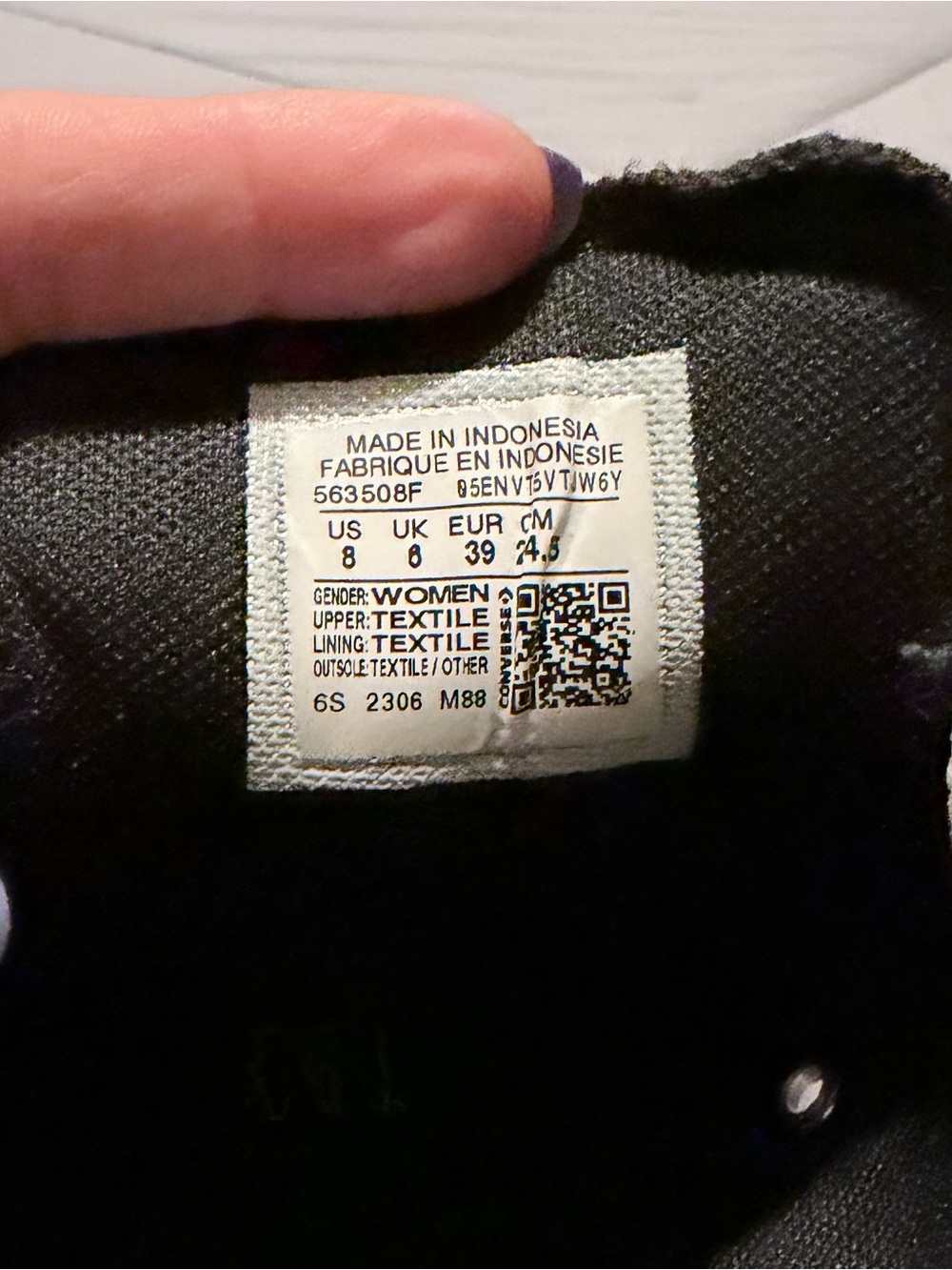 Women’s Converse All-Star Chuck Taylor Sneakers - Picture 6 of 11